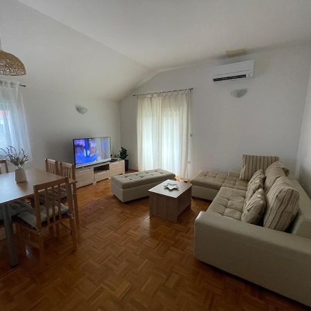 Apartman Josipa Biograd Na Moru Exterior photo